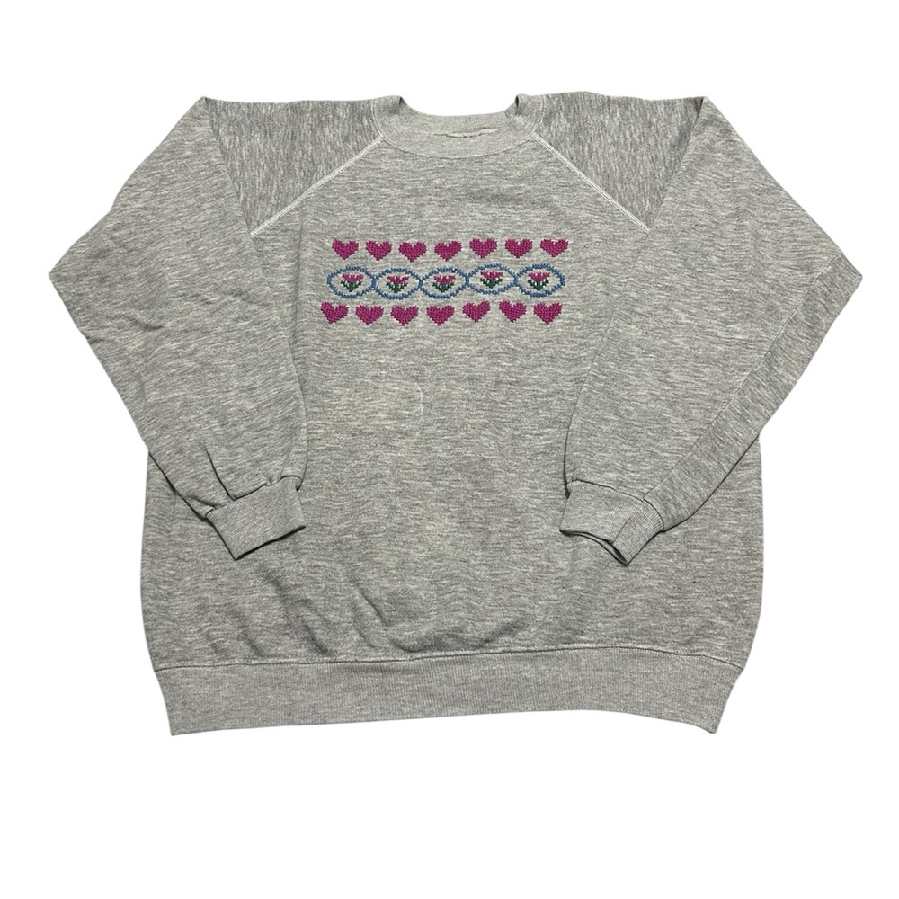 Vintage 90s Women’s XL Heart Floral Embroidered Sweatshirt